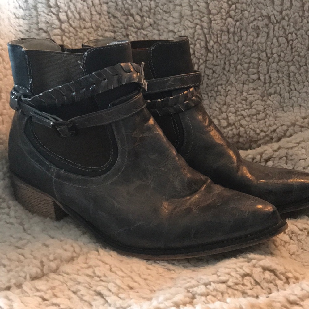 Short  cowboy boots